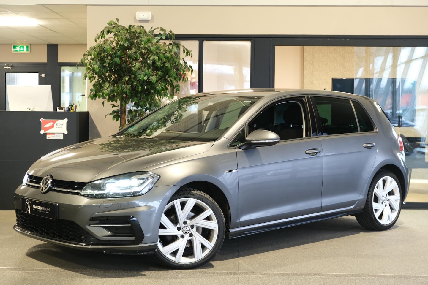Volkswagen Golf - 7.5 1.5 TSI DSG R-line 150pk Camera Navi Led - AutoWereld.nl