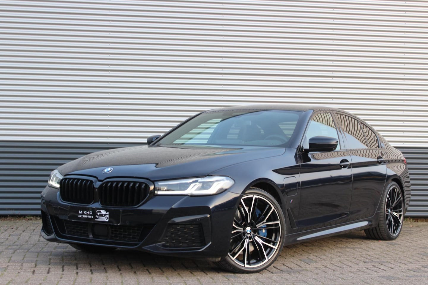 BMW 5-serie - 545e M-Sport Individual | LED | Harman Kardon | Stoelventilatie | 360 Camera | ACC | Trekh - AutoWereld.nl
