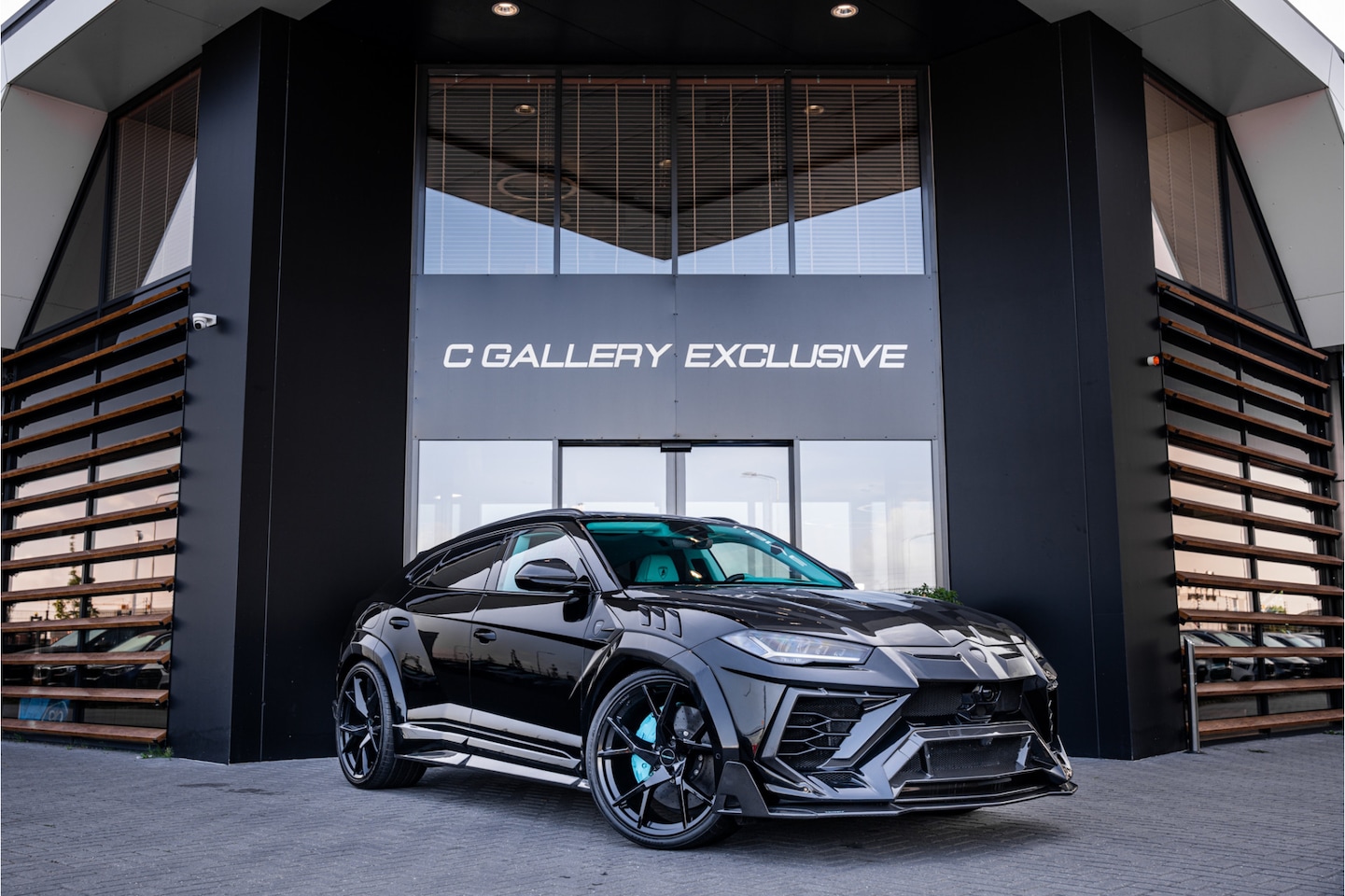 Lamborghini Urus - Mansory 4.0 V8 - Panorama | Sterrenhemel | Sensonum | Massage | Stoelkoeling - AutoWereld.nl