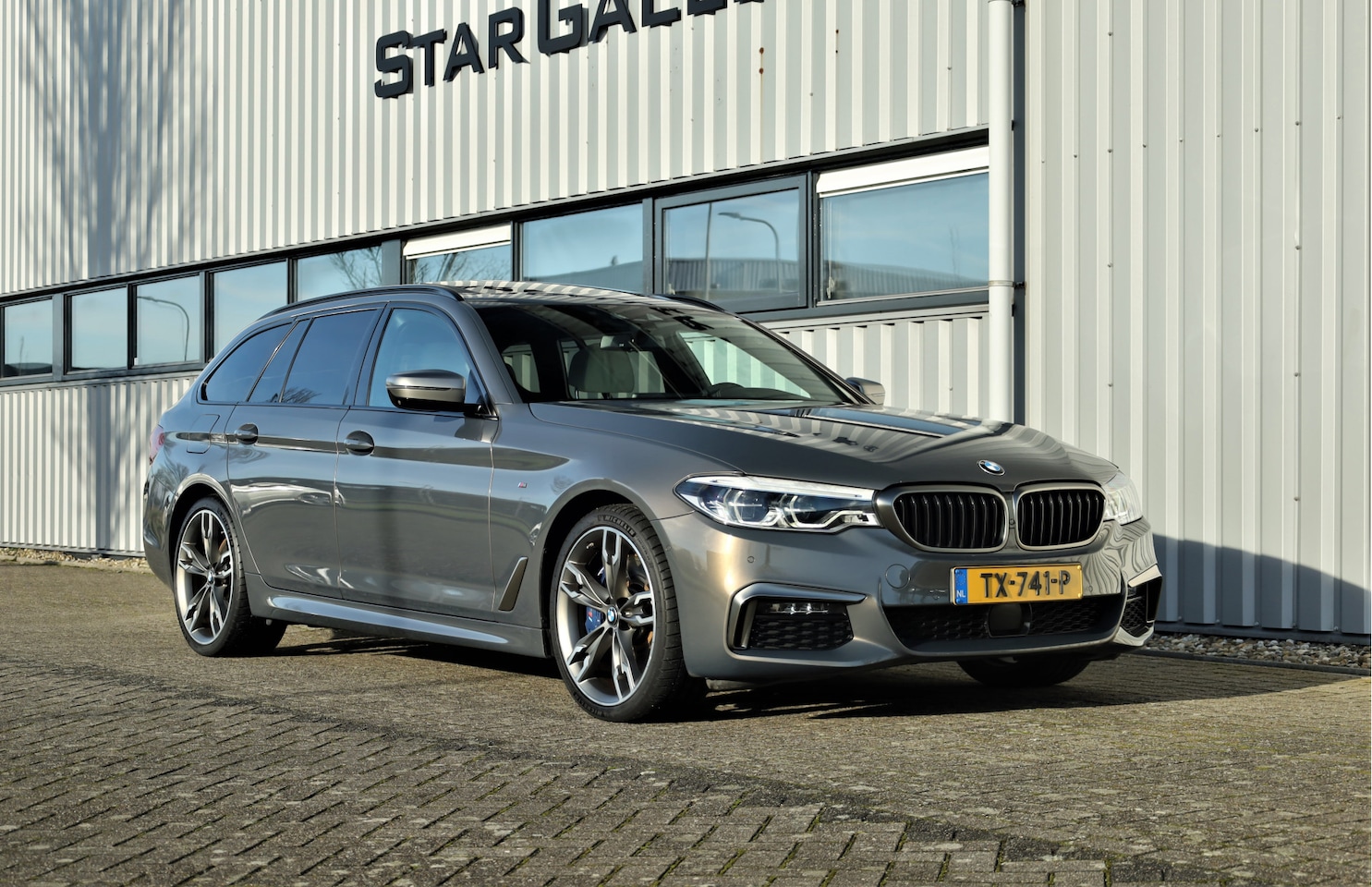 BMW 5-serie Touring - 540i xDrive High Executive M-Sport pakket - AutoWereld.nl