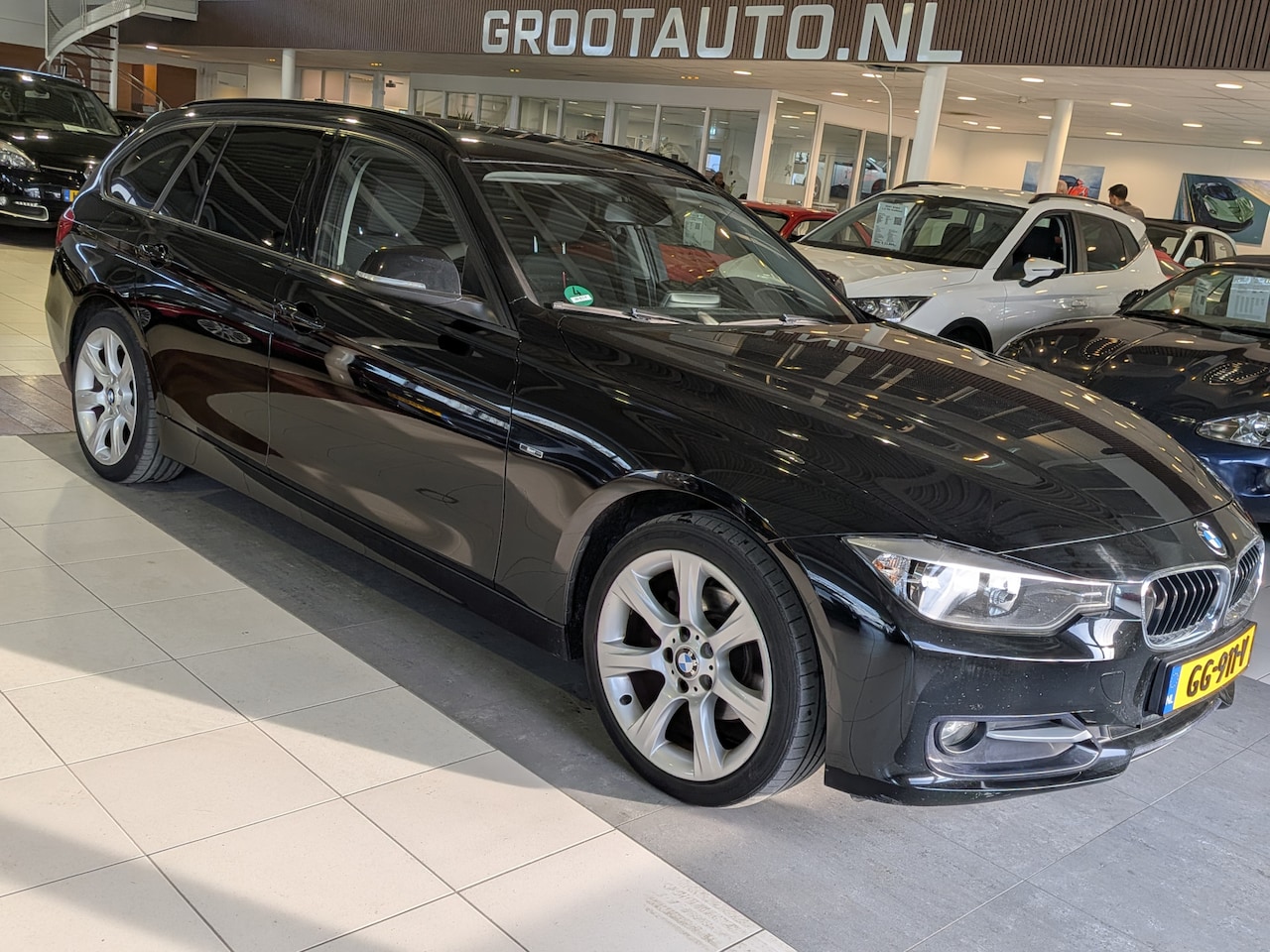 BMW 3-serie Touring - 316i High Executive Airco, Cruise Controlk, Trekhaak, Stuurbekrachtiging - AutoWereld.nl