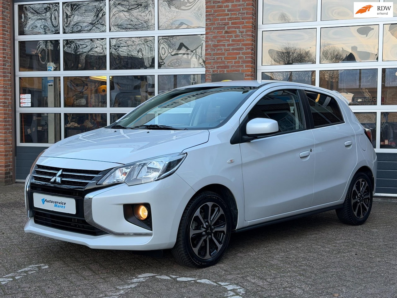 Mitsubishi Space Star - 1.2 Instyle 1.2 Instyle, parelmoer, camera, Airco, cruise, stoelverw, 15 inch all season - AutoWereld.nl