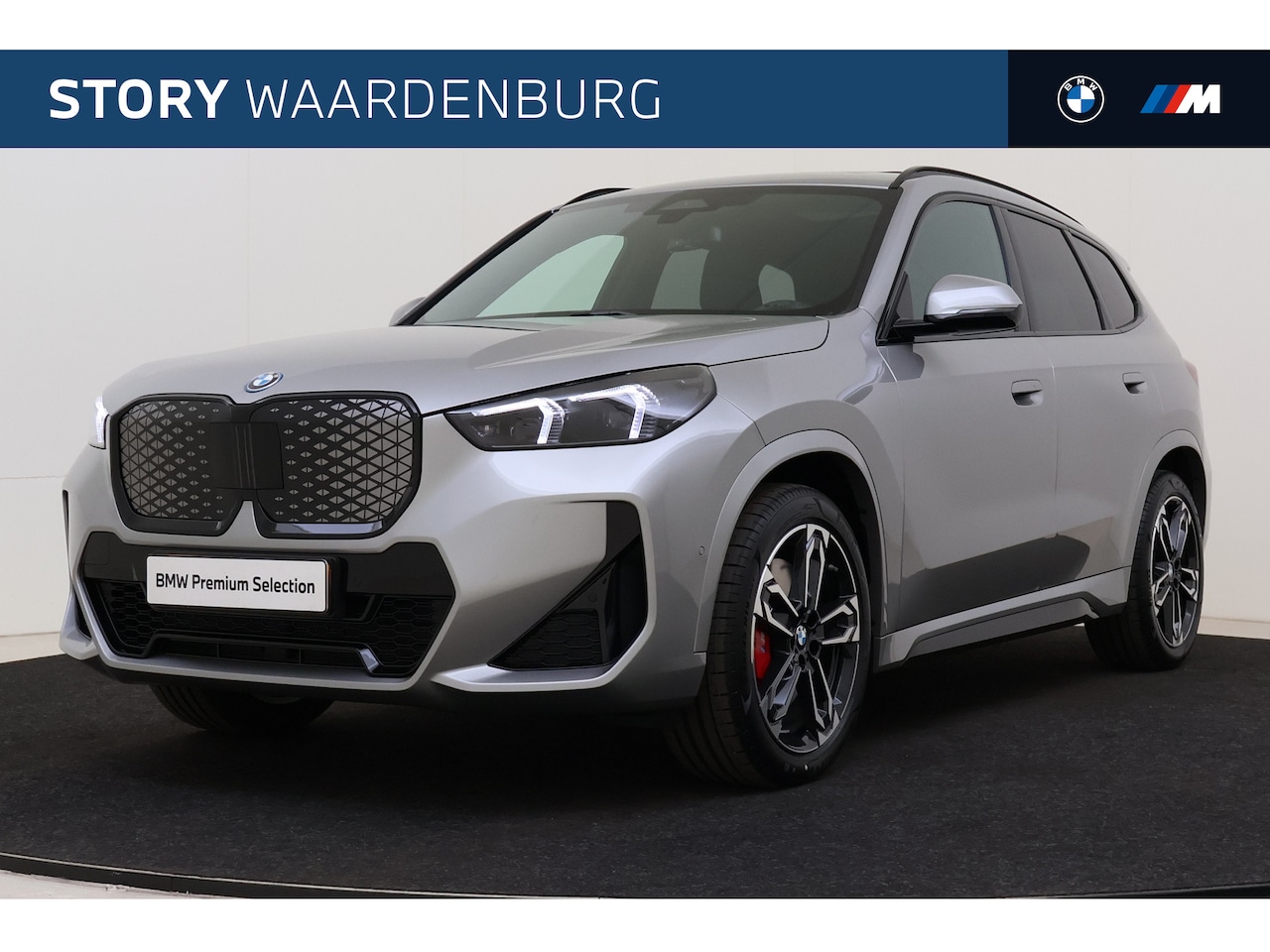 BMW iX1 - eDrive20 M Sport / Panoramadak / Trekhaak / Sportstoelen / M Adaptief onderstel / Comfort - AutoWereld.nl