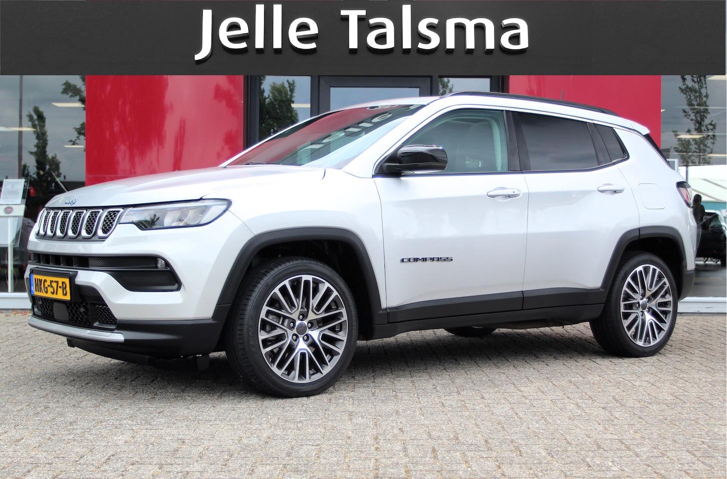 Jeep Compass - 4xe 190 Plug-in Hybrid Electric Limited | Panoramadak | LED | Winterpack Let op rijdende a - AutoWereld.nl