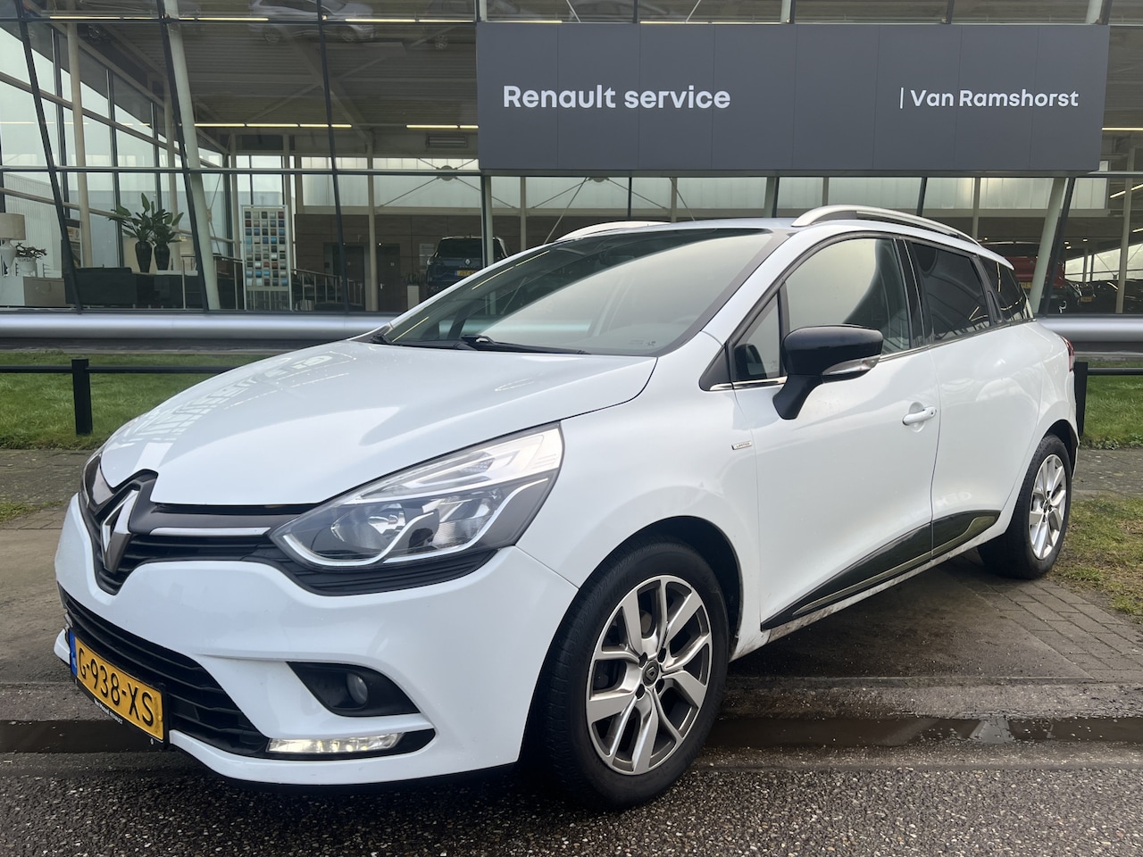 Renault Clio Estate - 0.9 TCe Limited / Cruise / Airco / Parkeersensor / Applecarplay - Androidauto / - AutoWereld.nl