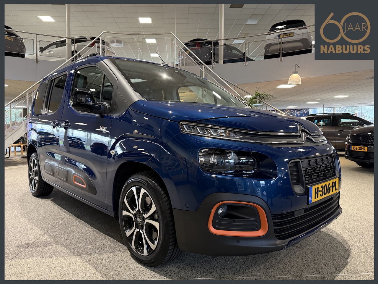 Citroën Berlingo - 1.2 130pk EAT8 Shine XTR, NL auto, Leder, Pano, Adaptive - AutoWereld.nl