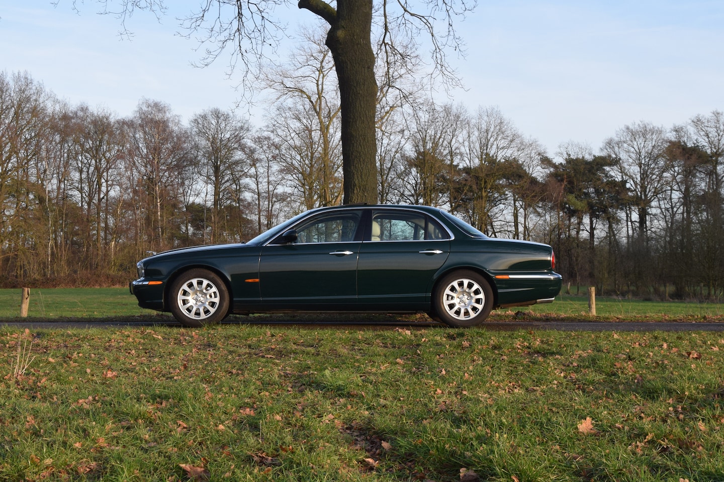 Jaguar XJ - 3.5 V8 LWB Jaguar XJ 3.5 V8 Executive – British Racing Green – 211.211km – Y2004 - AutoWereld.nl