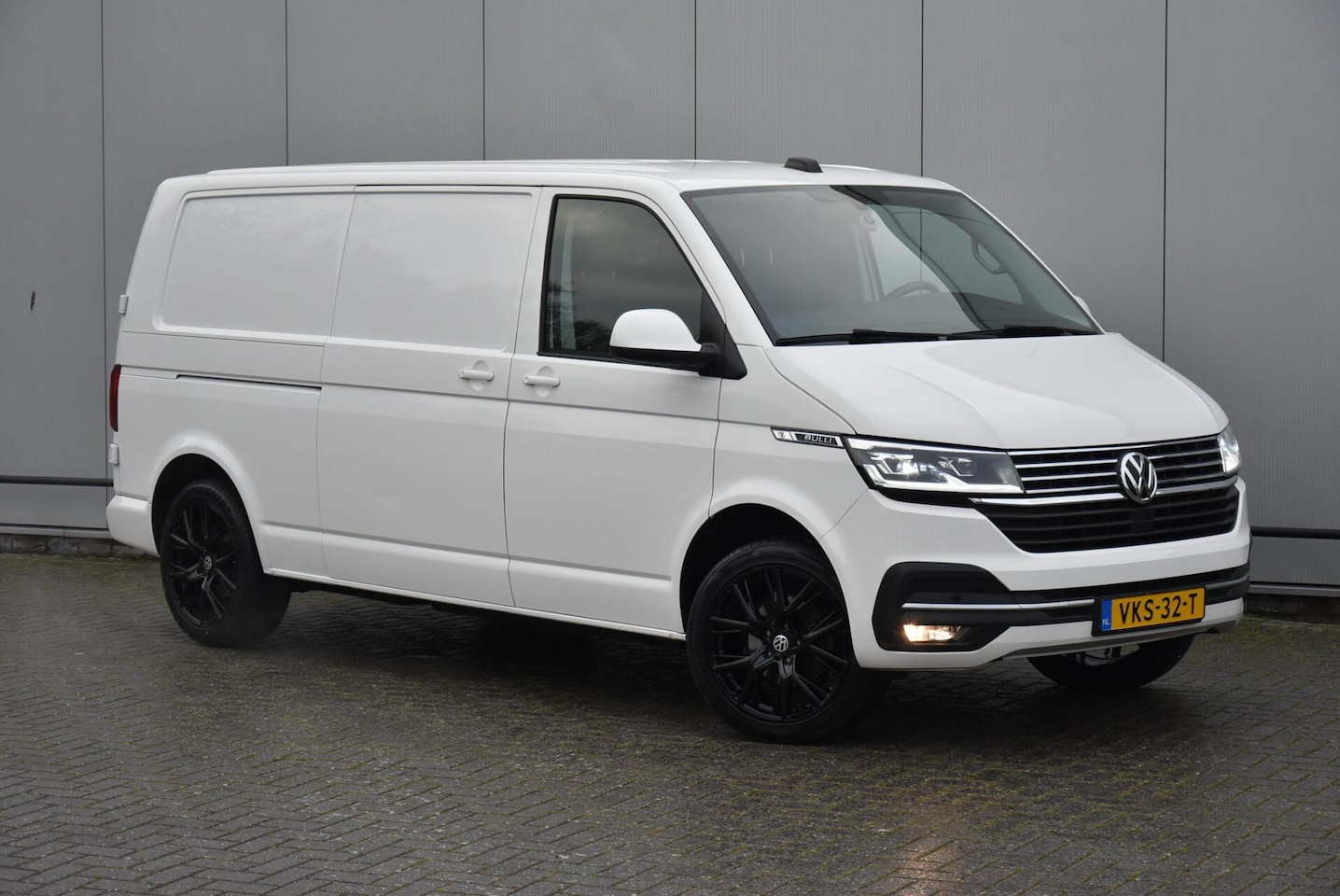 Volkswagen Transporter - 2.0 TDI L2H1 Aut Bulli 150 Pk Navi E6 - AutoWereld.nl