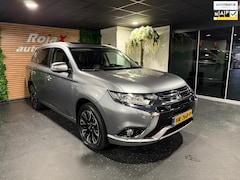Mitsubishi Outlander - 2.0 PHEV instyle+ 360 CAMERA - LEDER - TREKHAAK - LANE ASSIST
