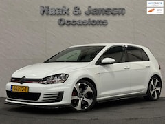 Volkswagen Golf - GTI - Stoelverwarming - Navi - Cruise
