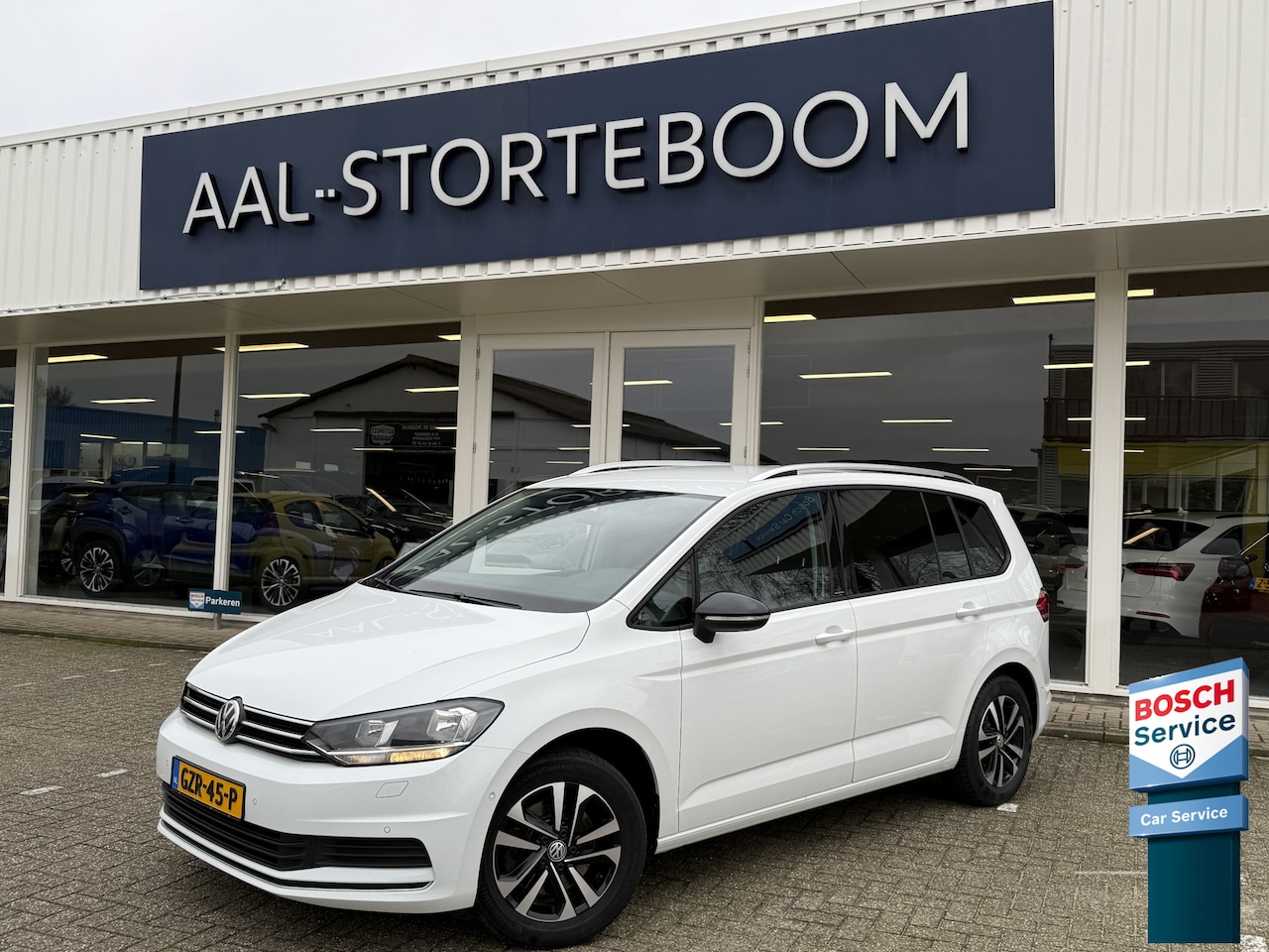 Volkswagen Touran - 1.5 TSI Comfortline Business 7p | Automaat | Adapt. Cruise | Apple/Android | PDC v+a | Sto - AutoWereld.nl