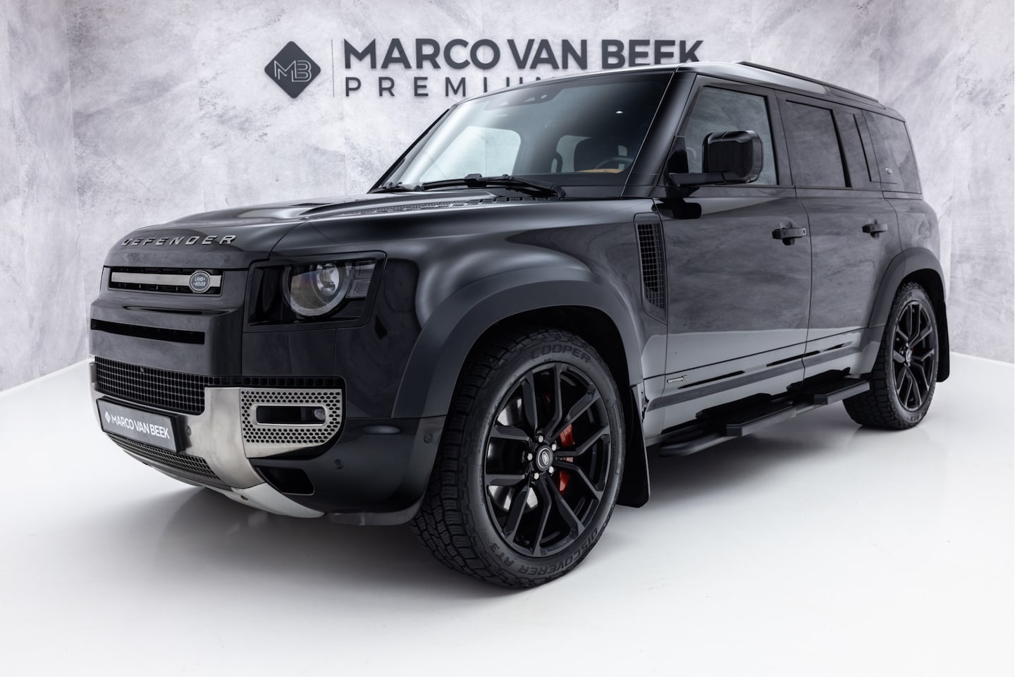 Land Rover Defender 110 - 3.0 P400 110 X 7p. 3.0 P400 110 X 7p. - AutoWereld.nl