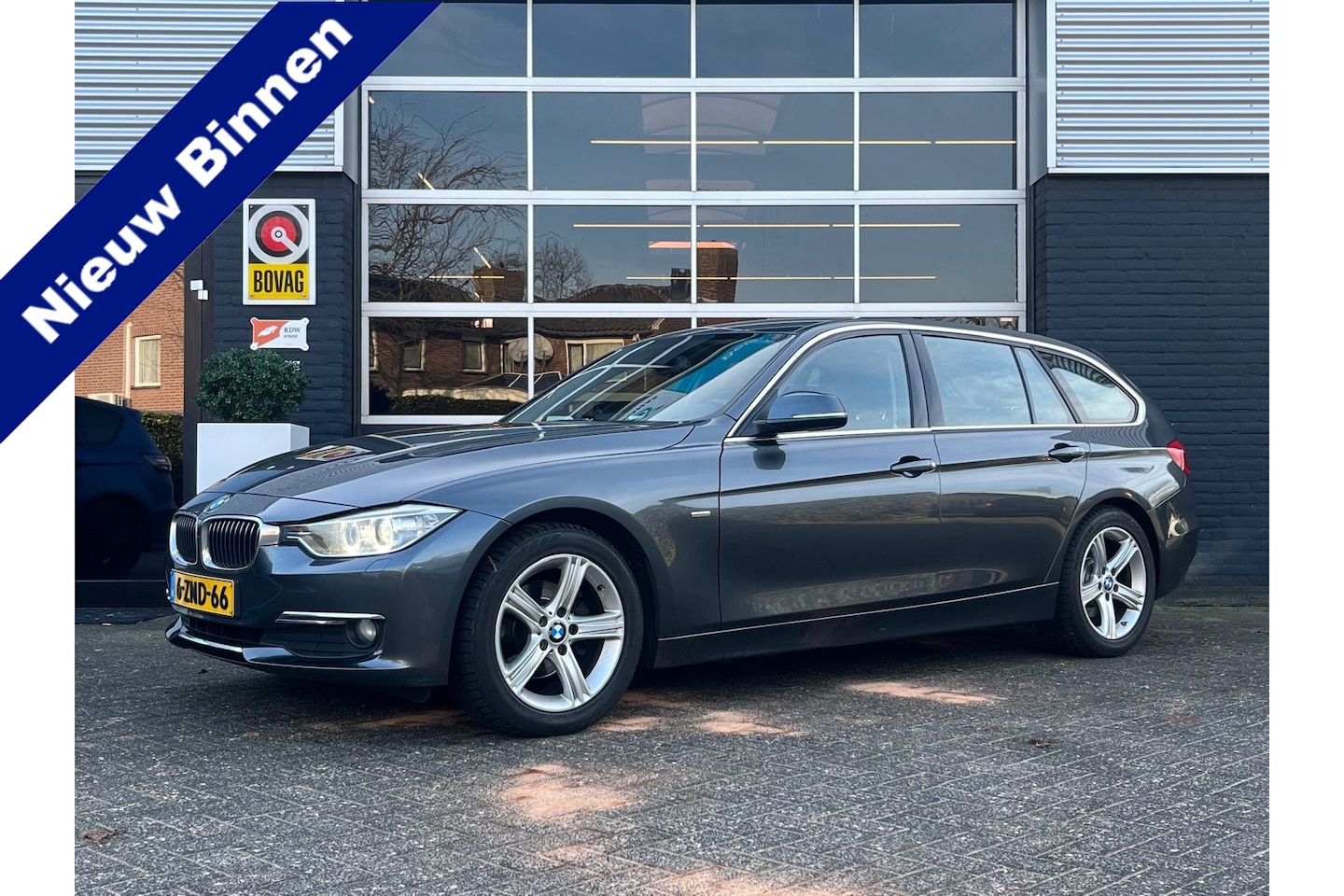 BMW 3-serie Touring - 316i Executive 316i Executive, Automaat, Bluetooth, Cruise, Navi, PDC, Keyless, NAP - AutoWereld.nl