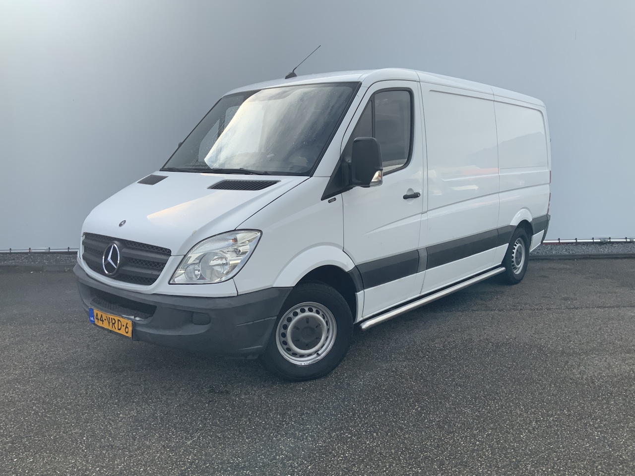 Mercedes-Benz Sprinter - 211 2.2 CDI 366 L2 H1 Automaat 3 Zits Side Bar Trekhaak 2000 kg Euro 4 - AutoWereld.nl