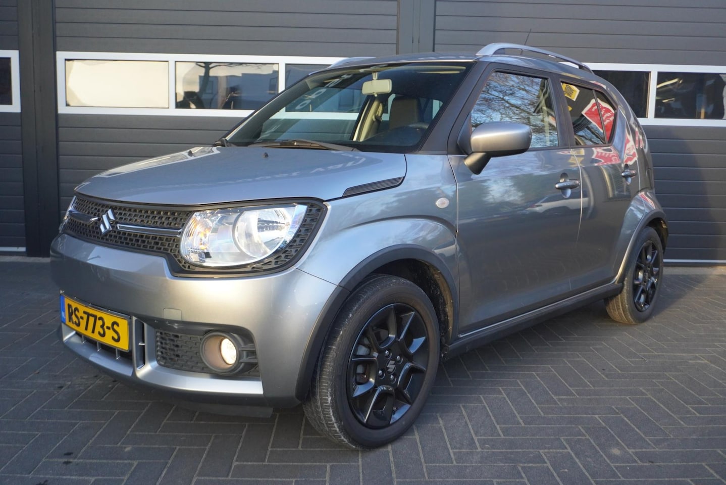 Suzuki Ignis - 1.2 Select Airco/Navi/Camera/Carplay/Stoelverwarming - AutoWereld.nl