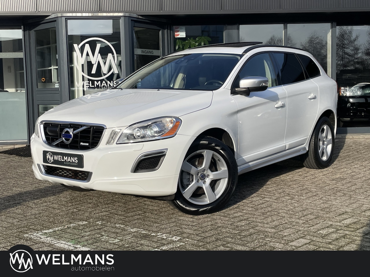 Volvo XC60 - 3.0 T6 AWD R-Design Pano | ACC | Navi | P-Camera - AutoWereld.nl