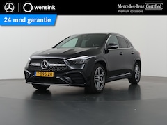 Mercedes-Benz GLA-Klasse - 180 AMG Line | Panoramadak | Burmester | Stoelverwarming | 19" lichtmetalen velgen |