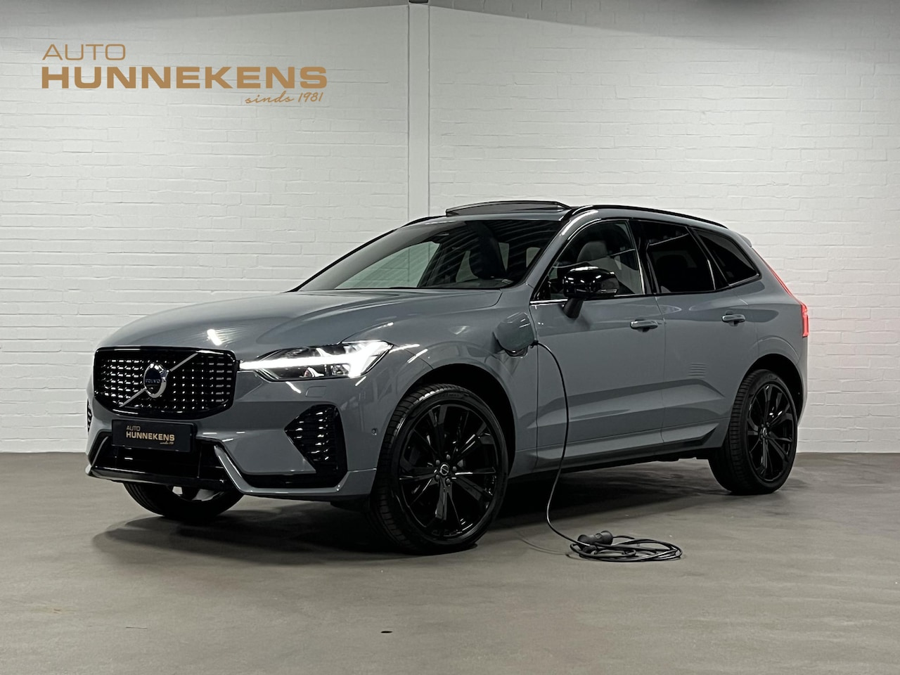 Volvo XC60 - 2.0 T6 Plug-in hybrid AWD Plus Dark Long Range | Trekhaak | Adapt. Cruise | Open dak | 360 - AutoWereld.nl