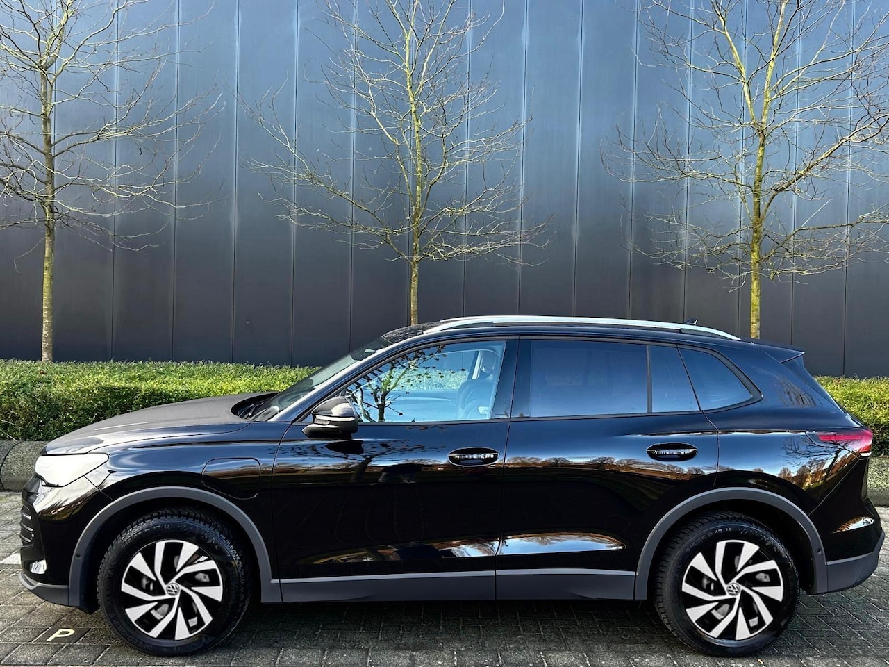 Volkswagen Tiguan - 1.5 e Hybrid Life Edition | Trekhaak | Blind Spot | Navi | Carplay - AutoWereld.nl