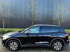 Volkswagen Tiguan - 1.5 e Hybrid Life Edition | Trekhaak | Blind Spot | Navi | Carplay