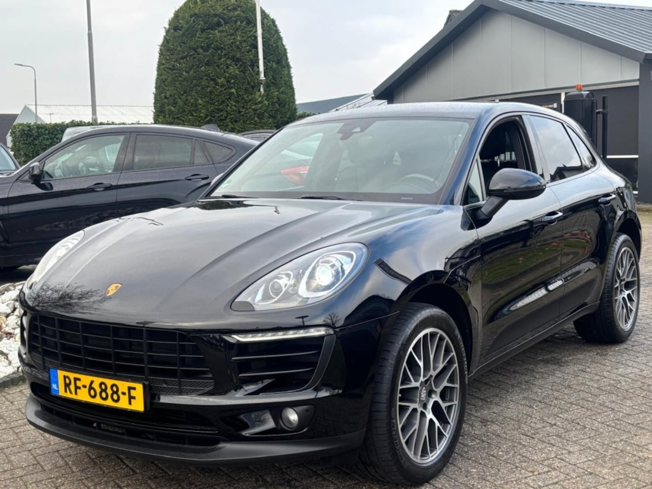Porsche Macan - 2.0 Turbo 252PK Benzine 2016 Zwart OH Historie - AutoWereld.nl