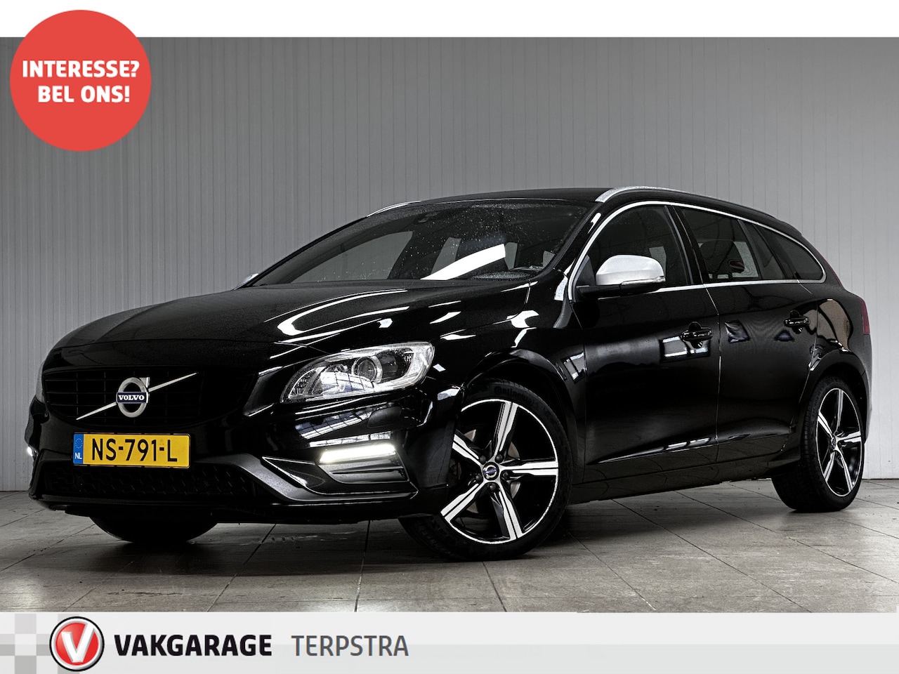 Volvo V60 - 1.5 T3 R-Design/ Automaat!/ Trekhaak!/ Zwarte Hemel/ 18''LMV/ Stoelverw./ Clima/ Navi/ Cru - AutoWereld.nl