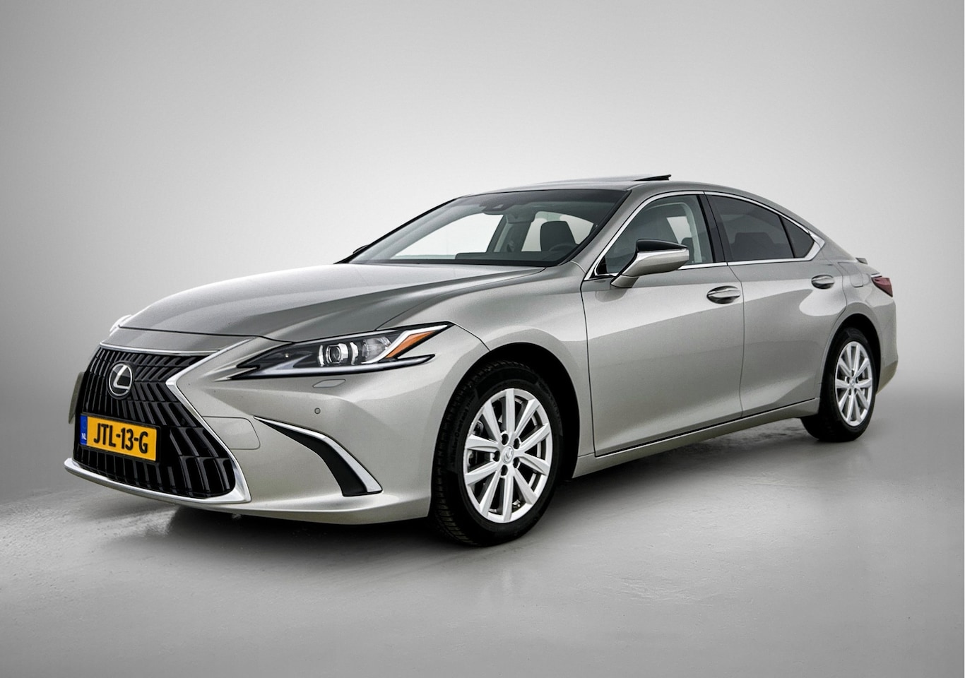 Lexus ES - 300h 35th Edition | Demo | Direct Leverbaar | Schuifdak | - AutoWereld.nl