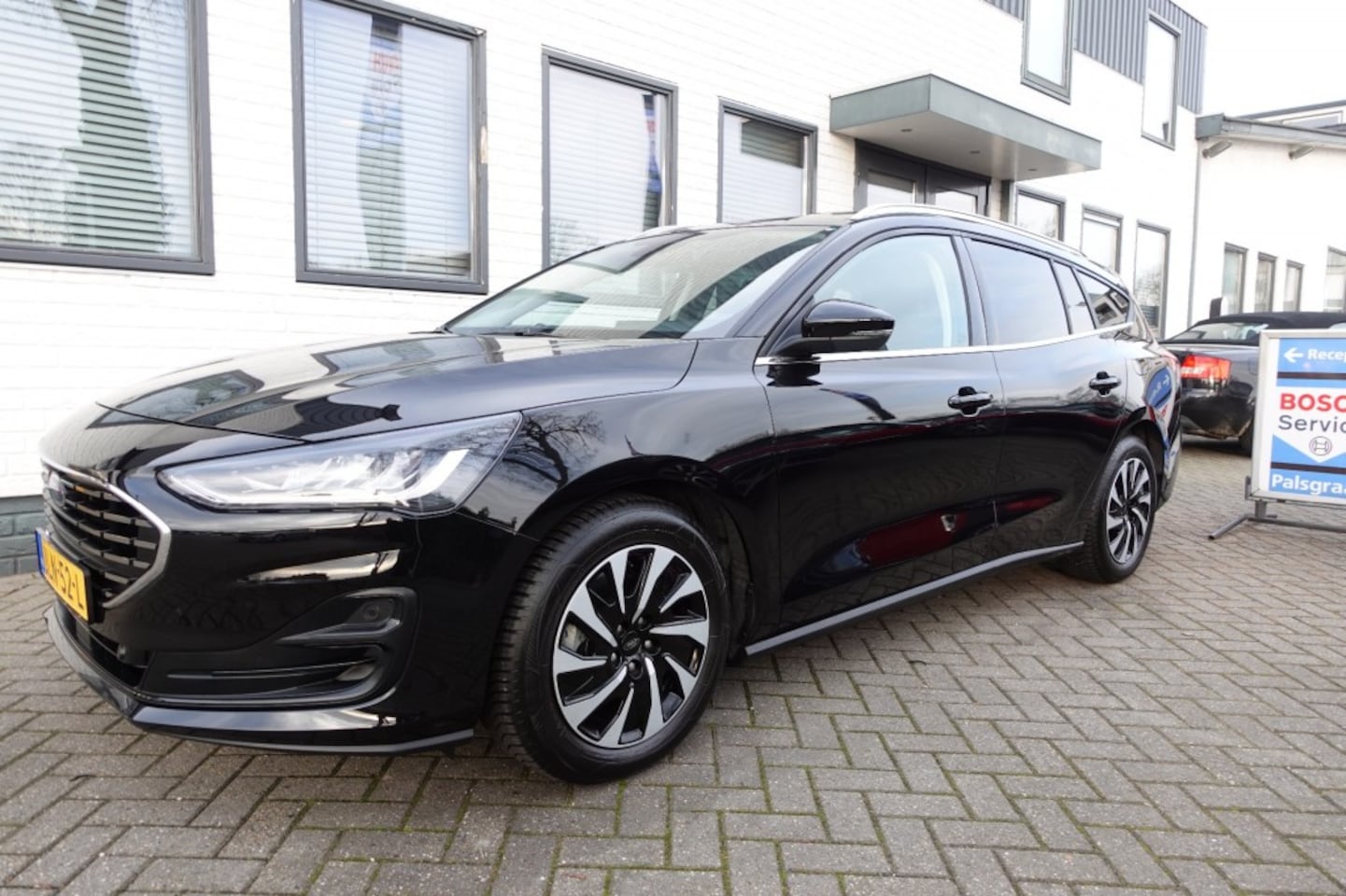 Ford Focus - 1.0 EBH TITANIUM X Nieuwstaat Winterpack - AutoWereld.nl