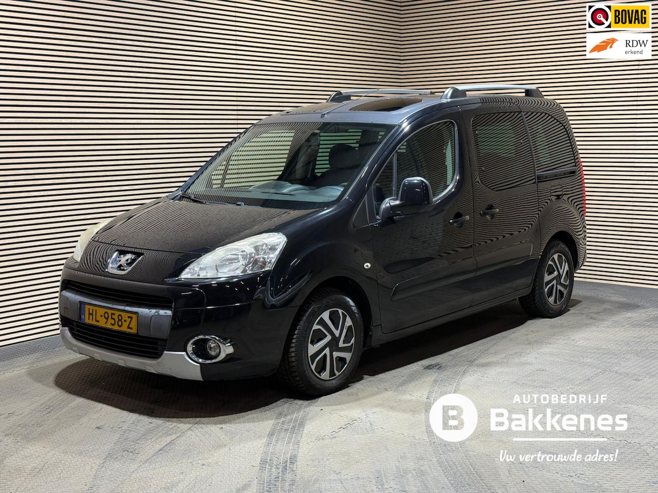 Peugeot Partner Tepee - 1.6 VTi XT Executive | Airco | Trekhaak - AutoWereld.nl