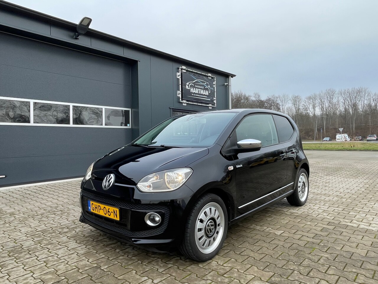 VOLKSWAGEN UP