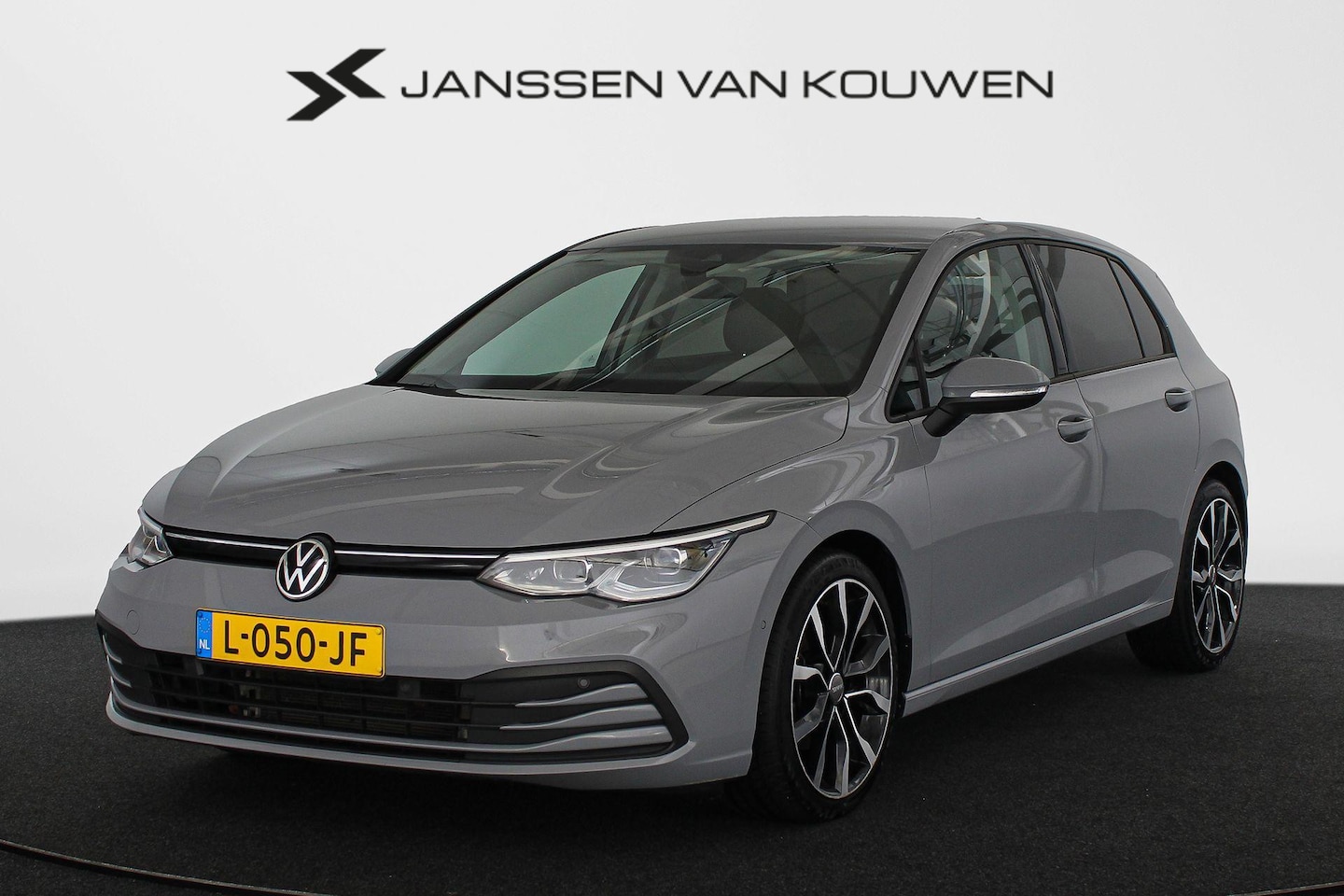 Volkswagen Golf - 1.0 eTSI Life Business DSG Achteruitrijcamera Sportonderstel Licht-Zicht - AutoWereld.nl