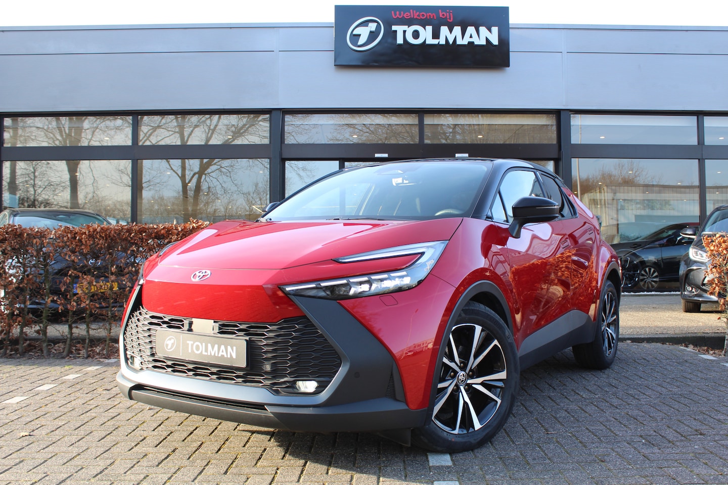 Toyota C-HR - 1.8 Hybrid 140 First Edition Bi-Tone | Rijklaar | Apple/Android | Navi | Stoel-/Stuurverwa - AutoWereld.nl