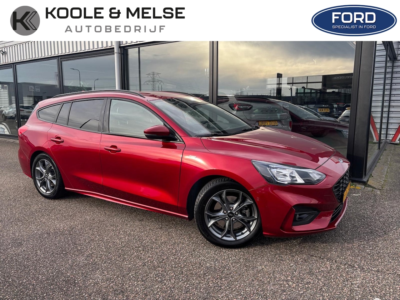 Ford Focus Wagon - 1.5 EcoBoost 182pk ST-Line, afneembare trekhaak - AutoWereld.nl