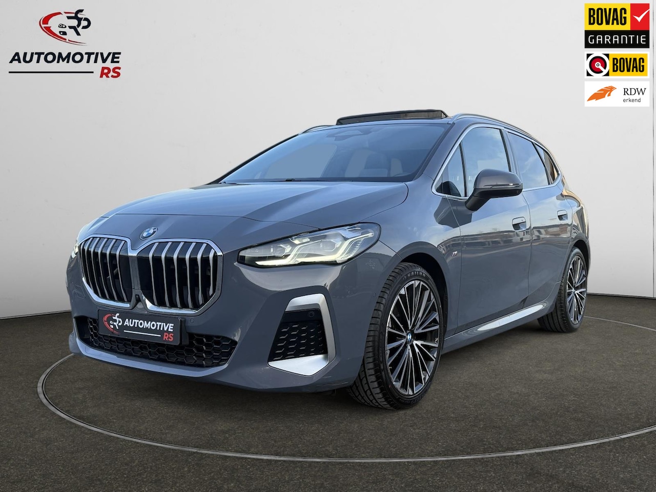 BMW 2-serie Active Tourer - 218i M-Sportpakket Head-Up Pdc Pano Harman/kardon Leder 360°-Camera Comfort Acces Adap.Cru - AutoWereld.nl