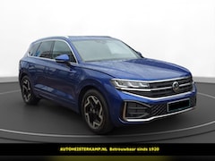 Volkswagen Touareg - 3.0 TDI R-Line Grijs Kenteken ACC Stoelkoeling Luchtvering Trekhaak Head-Up