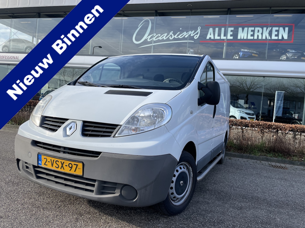 Renault Trafic - 2.0 dCi T27 L1H1 Eco Airco - Cruise control - Parkeersensor achter - Trekhaak - Zijschuifd - AutoWereld.nl