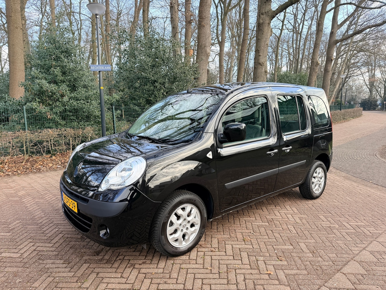 Renault Kangoo Family - 1.6-16V Rolstoelauto Top staat - AutoWereld.nl