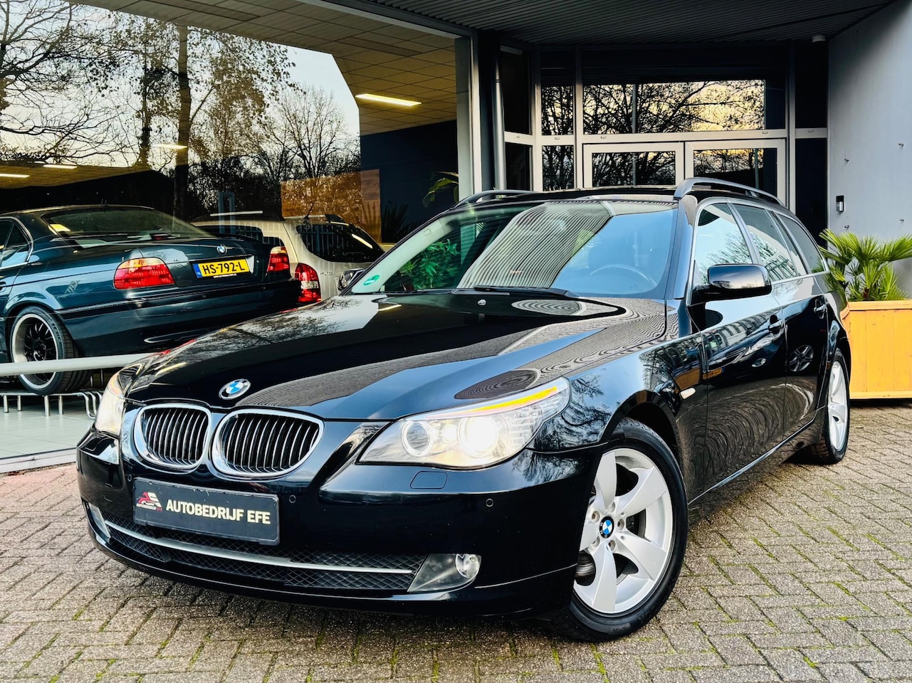 BMW 5-serie Touring - 523i Leer*Xenon*Automaat*Pano - AutoWereld.nl