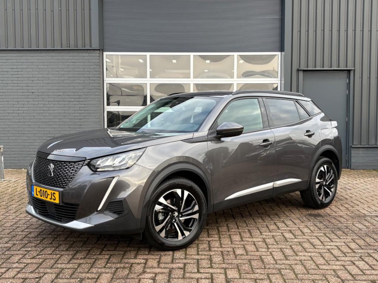 Peugeot 2008 - 1.2 PureTech Allure Automaat 130 Pk Trekhaak - AutoWereld.nl