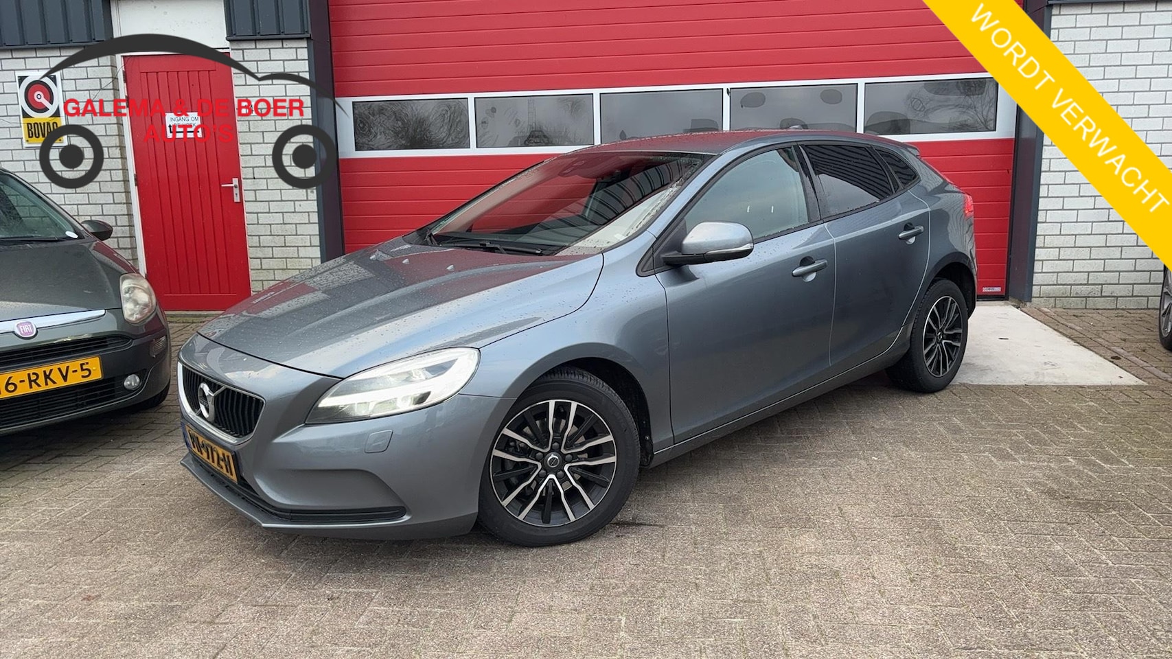 Volvo V40 - 2.0 D2 Nordic+ TREKHAAK / CARPLAY / FULL LED / CAMERA / STOELVERW / STANDKACHEL / NL-AUTO - AutoWereld.nl