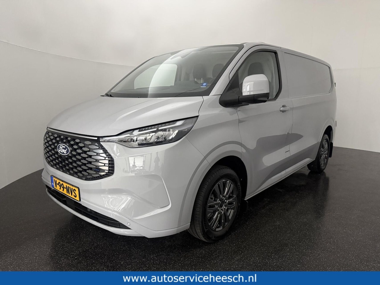 Ford Transit Custom - E-Transit L1H1 LIMITED 65kWh l ELEK. SCHUIFDEUR l B&O SOUND l 17" LMV - AutoWereld.nl