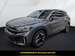Volkswagen Touareg - 3.0 TDI R-Line Grijs Kenteken ACC Stoelkoeling Luchtvering Trekhaak Head-Up