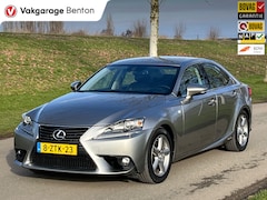 Lexus IS - 300h 25th Edition | Limited Edition | Navigatie | Stoelverwarming | Camera | Trekhaak | NL