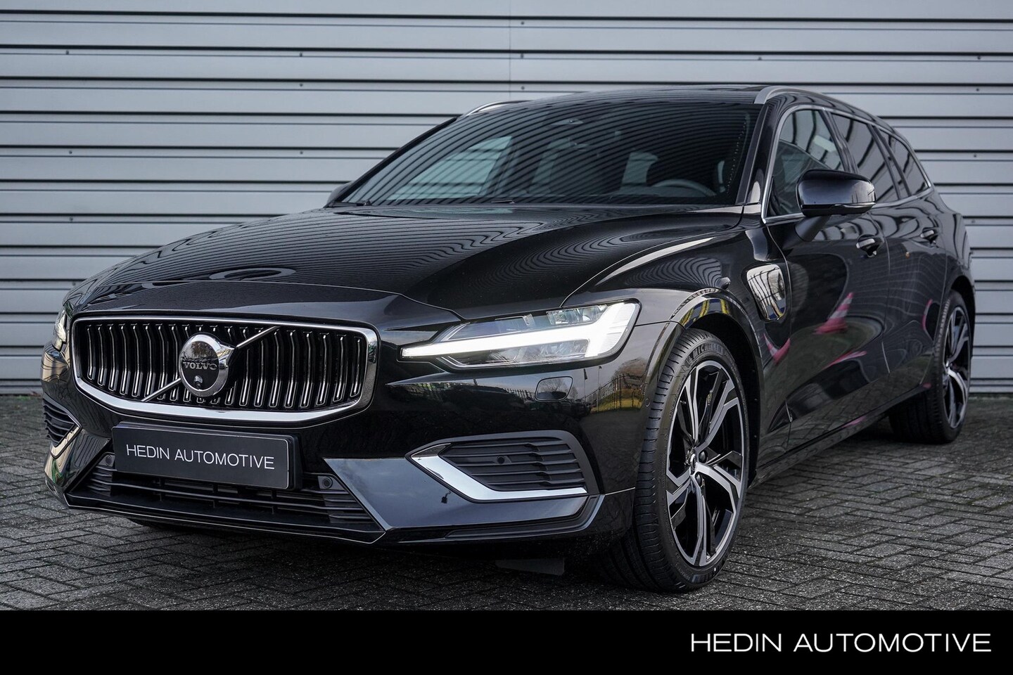 Volvo V60 - 2.0 T8 Plug-in hybrid AWD Ultra Perf. Ed. Bright | Bowers & Wilkins | Massagefunctie voors - AutoWereld.nl