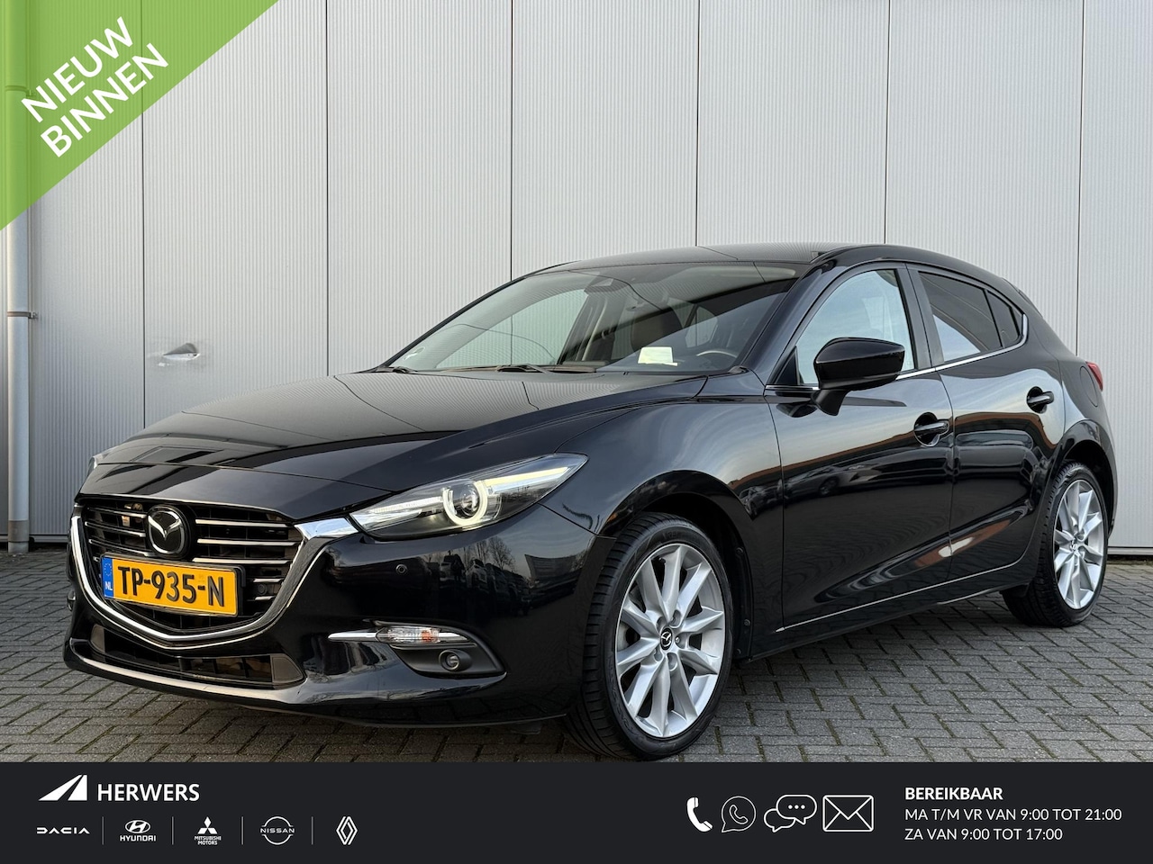 Mazda 3 - 2.0 SkyActiv-G 120 GT-M / Lederen Bekleding / Elektrisch verstelb. stoelen / Stoel en stuu - AutoWereld.nl