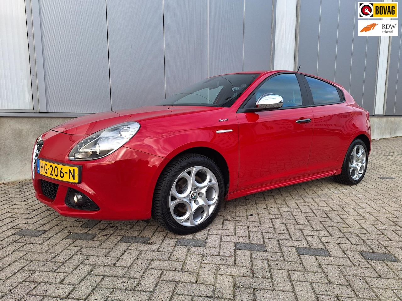 Alfa Romeo Giulietta - 1.4 T Sprint - 17 inch - navi - trekhaak - AutoWereld.nl