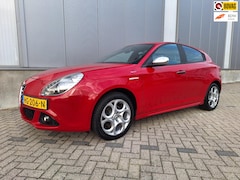 Alfa Romeo Giulietta - 1.4 T Sprint - 17 inch - navi - trekhaak