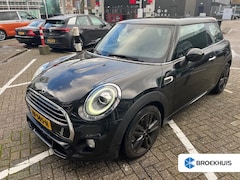 MINI Cooper - 1.5 JCW Styling Binnen + Buiten | Sportstoelen | LED | 17" Lichtmetaal | Parkeersensoren A