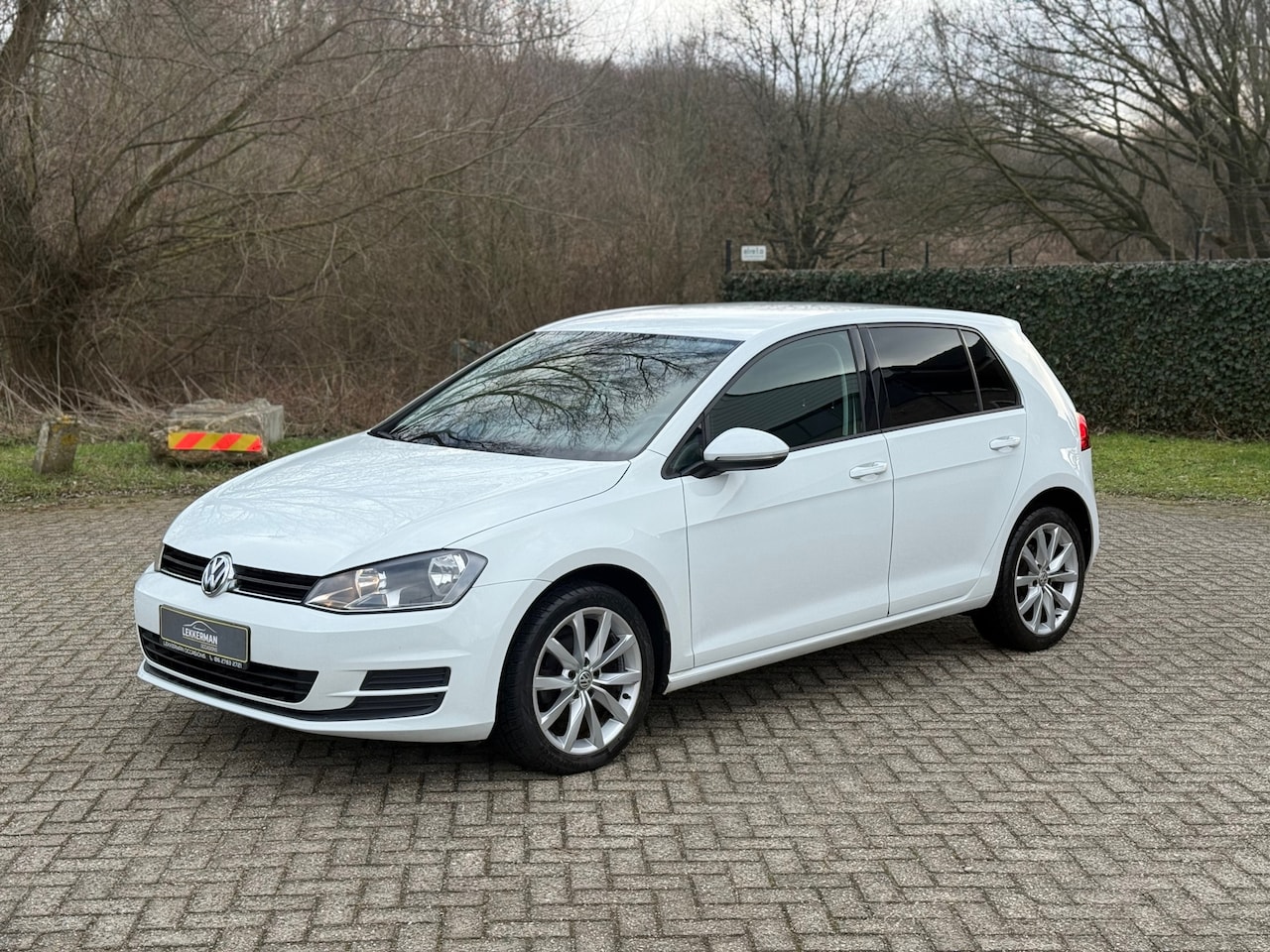 Volkswagen Golf - 1.2 TSI NWE APK I AIRCO I 5DRS I VOLL ONDERHOUD I MOOI - AutoWereld.nl