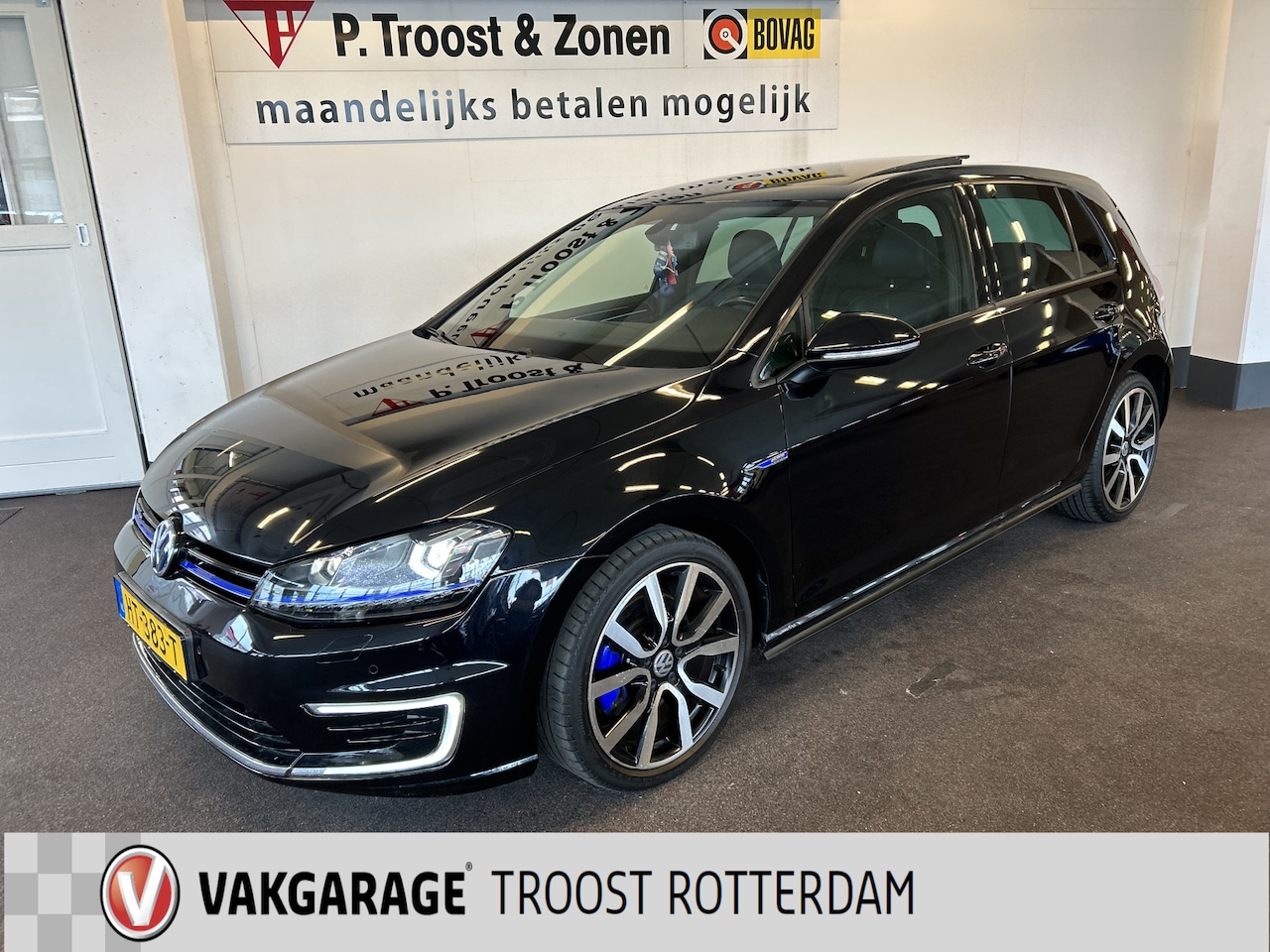 Volkswagen Golf - 1.4 TSI GTE 204PK | Panoramadak | Lederen bekleding | Adaptieve cruise control | Keyless | - AutoWereld.nl
